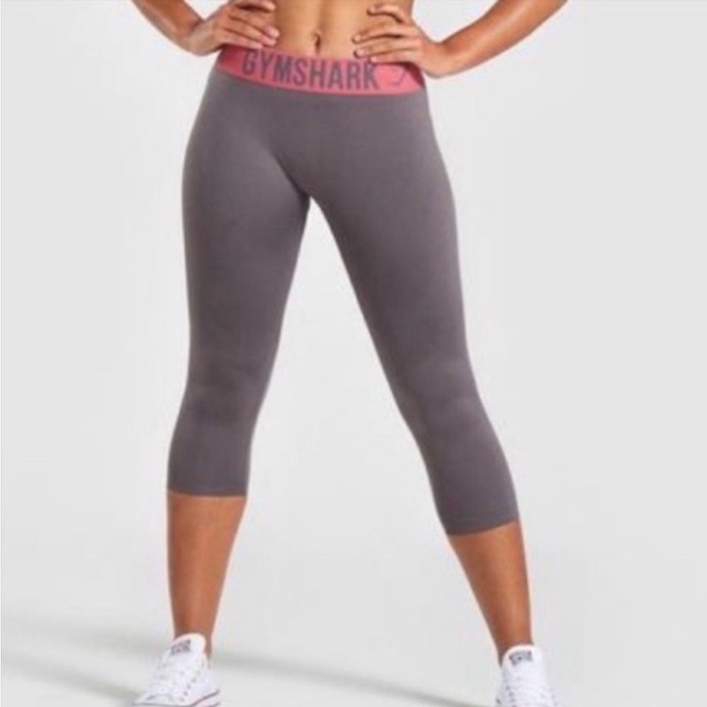 Gymshark women's seamless leggings grey and pink colour size M gym or yoga